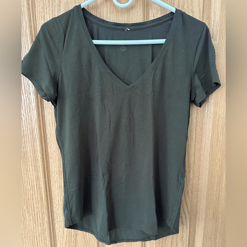 Women’s Lululemon V-Neck